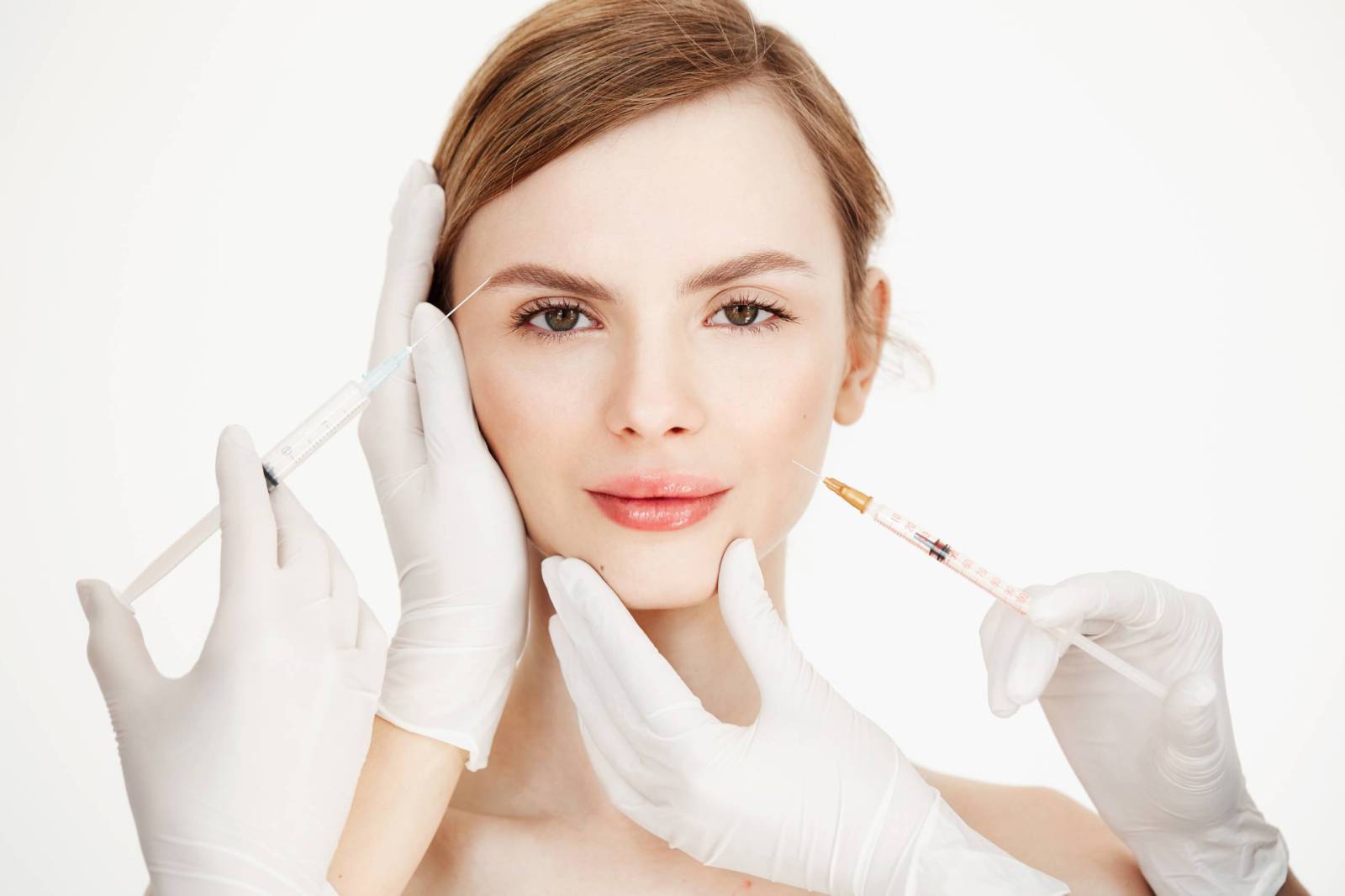 cosmetologists hands making medical botox injections beautiful blonde skin lifting facial treatment beauty spa scaled آنچه در مورد بوتاکس باید بدانیم !